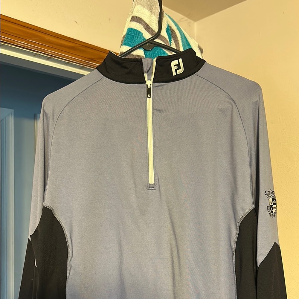 Men's Gray and Black Jacket